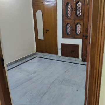 Room in 2 BHK Builder Floor at Sector 55 – for Rent