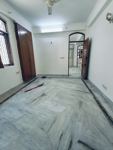 Room in 3 BHK Builder Floor at Malviya Nagar – for Rent