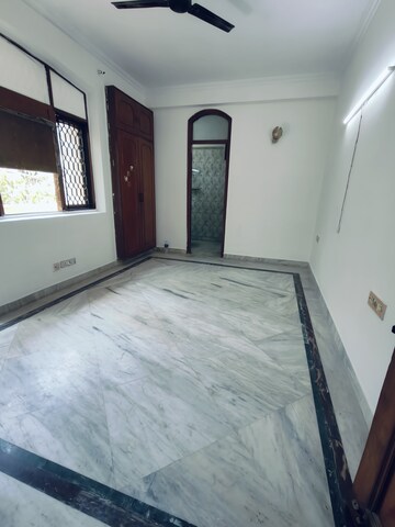 Room in 3 BHK Builder Floor at Malviya Nagar – for Rent