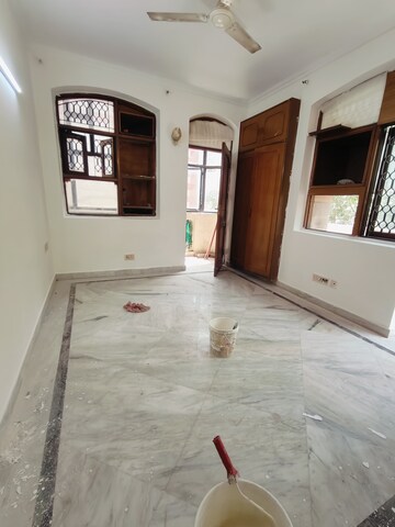 Room in 3 BHK Builder Floor at Malviya Nagar – for Rent