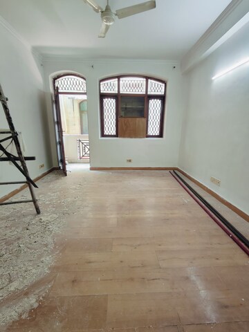 Room in 3 BHK Builder Floor at Malviya Nagar – for Rent