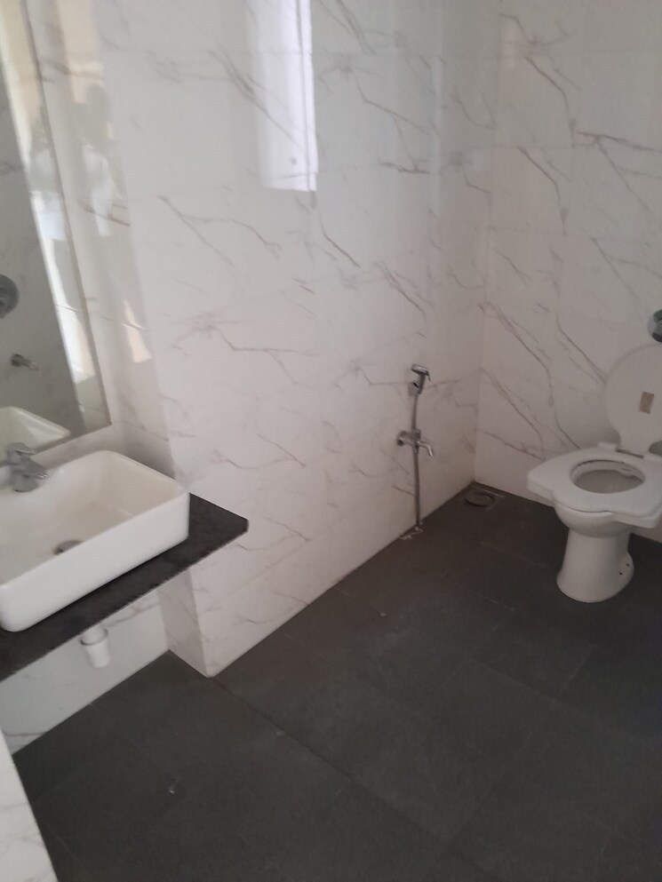 Bathroom, savannah-avalon 1 Bedroom 495 Sq.Ft. Apartment In Andheri East Mumbai 8444760