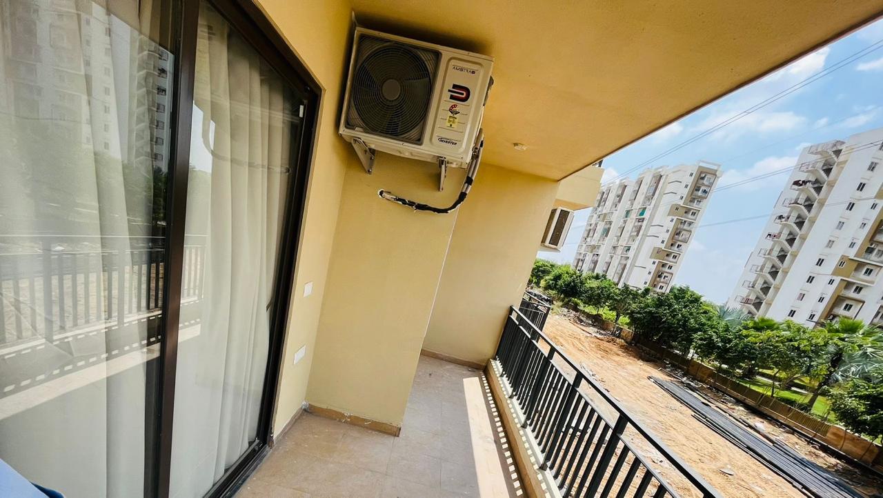 3 BHK + Pooja Room,Servant Room Apartment For Sale in Manglam Garden City