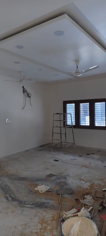 Room in 3 BHK Independent House at Gomti Nagar – for Rent