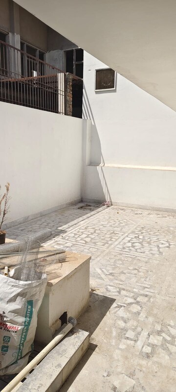 Staircase in 3 BHK Independent House at Gomti Nagar – for Rent