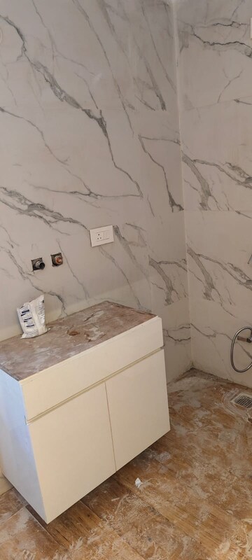 Bathroom in 3 BHK Independent House at Gomti Nagar – for Rent