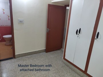Room in 2 BHK Builder Floor at Hsr Layout – for Rent