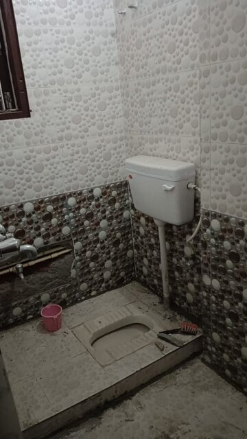 Bathroom in 2 BHK Apartment at Khatipura – for Rent