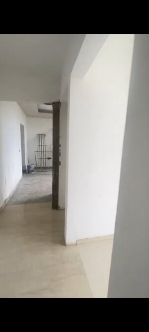 Room in 3 BHK Apartment at Omaxe Lake, North Mullanpur – for Sale