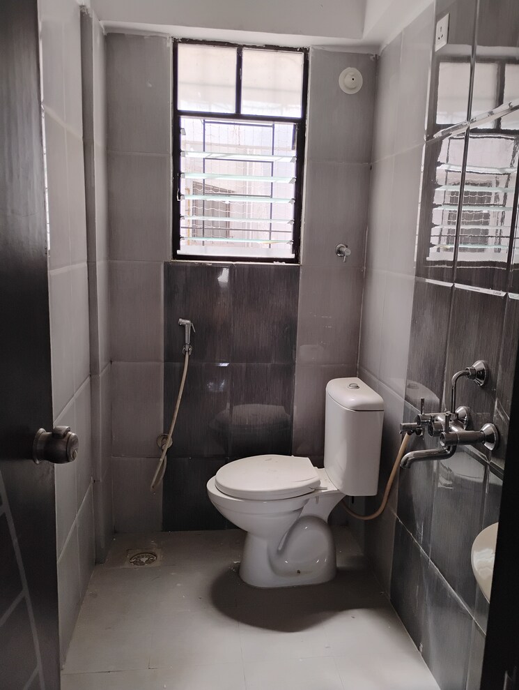 Attached Bathroom, ratan-neptune 2 Bedroom 900 Sq.Ft. Apartment In Hadapsar Pune 8444936