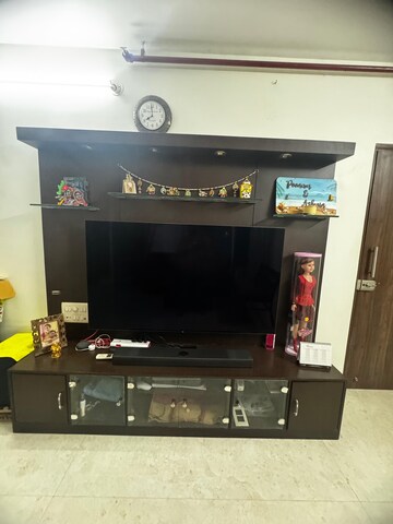 Living Room in 2 BHK Apartment at Chembur – for Rent