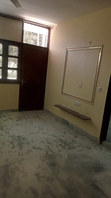 Room in 3 BHK Builder Floor at Lajpat Nagar Iii – for Rent