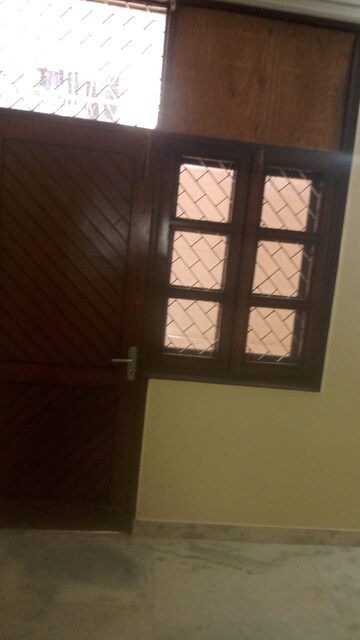 Room in 3 BHK Builder Floor at Lajpat Nagar Iii – for Rent