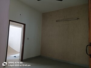 Room in 3 BHK Independent House at East Canal Road – for Sale