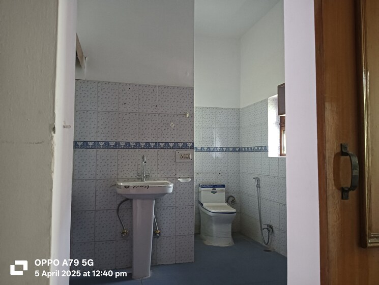 Bathroom, east canal road 3 Bedroom 114 Sq.Yd. Independent House In East Canal Road Dehradun 8444937
