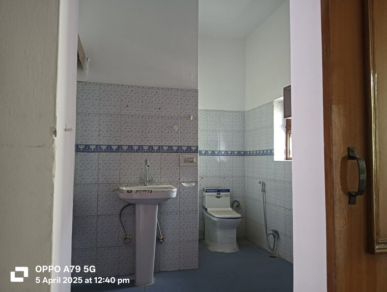 Bathroom, east canal road 3 Bedroom 114 Sq.Yd. Independent House In East Canal Road Dehradun 8444937