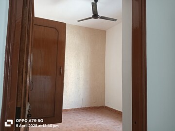 Room in 3 BHK Independent House at East Canal Road – for Sale