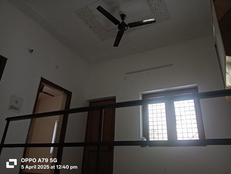 Room, east canal road 3 Bedroom 114 Sq.Yd. Independent House In East Canal Road Dehradun 8444937