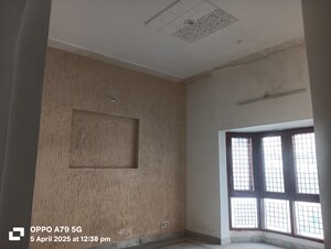 Room in 3 BHK Independent House at East Canal Road – for Sale