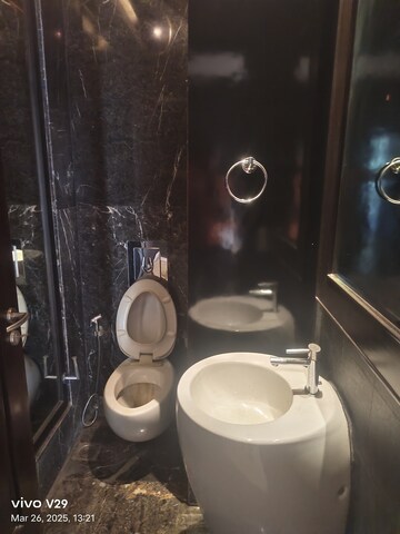 Bathroom in 5 BHK Apartment at Salcon The Verandas, Sector 54 – for Rent