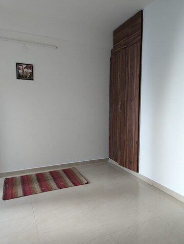 Room in 2 BHK Apartment at Pyramid Heights, Sector 85 – for Rent