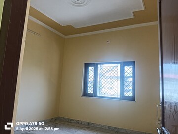 Room in 3 BHK Independent House at East Canal Road – for Sale