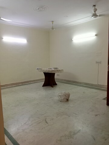 Room in 2 BHK Builder Floor at Lajpat Nagar ii – for Rent