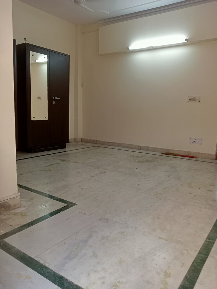 Room, lajpat nagar ii 2 Bedroom 900 Sq.Ft. Builder Floor In Lajpat Nagar ii Delhi 8444965