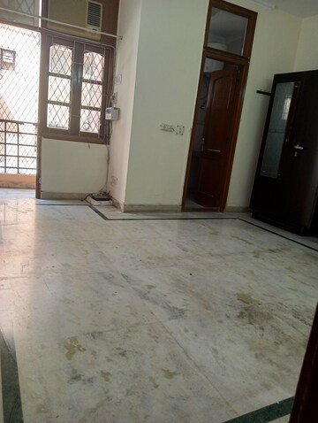Room in 2 BHK Builder Floor at Lajpat Nagar ii – for Rent