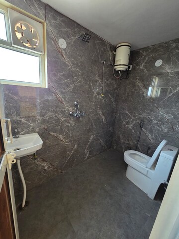 Attached Bathroom in 1 RK Apartment at Vaishali Nagar – for Rent