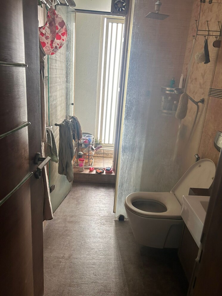 Bathroom, chembur 4 Bedroom 1950 Sq.Ft. Apartment In Chembur Mumbai 8444974