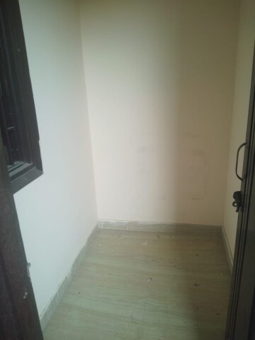 Room in 2 BHK Builder Floor at Paschim Vihar – for Rent