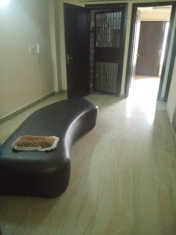 Living Room in 2 BHK Builder Floor at Paschim Vihar – for Rent