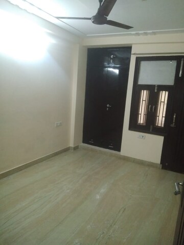Room in 2 BHK Builder Floor at Paschim Vihar – for Rent