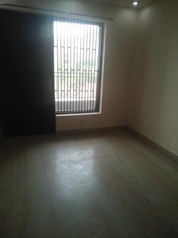 Room in 2 BHK Builder Floor at Paschim Vihar – for Rent