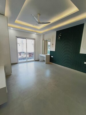 Room in 4 BHK Builder Floor at Ansal API Versalia, Sector 67a – for Sale