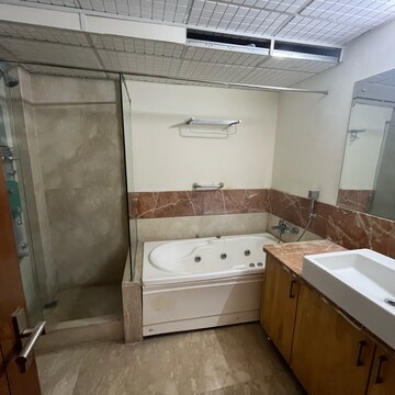 Kitchen in 4 BHK Apartment at Parsvnath Exotica, Sector 53 – for Sale