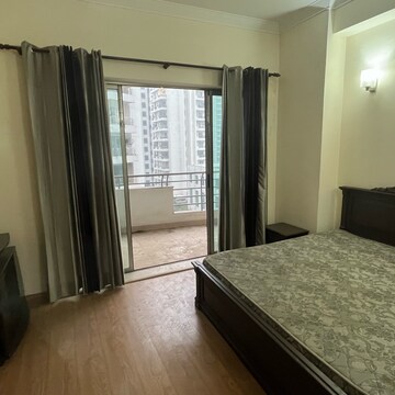 Room in 4 BHK Apartment at Parsvnath Exotica, Sector 53 – for Sale