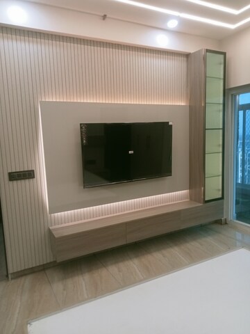 Room in 4 BHK Apartment at Migsun Twinz, Eta Ii Greater Noida – for Rent
