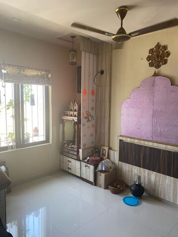 3 BHK Apartment For Rent in Lalani Grandeur, Goregaon East