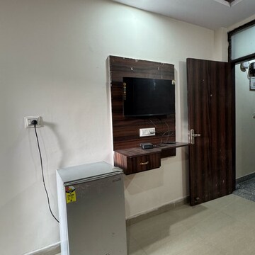 1 RK Builder Floor For Rent in Sector 24