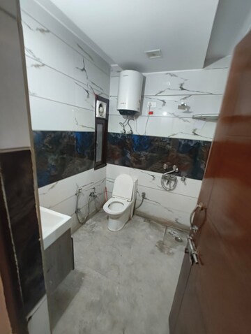 Attached Bathroom in 3 BHK Apartment at Paschim Vihar – for Rent