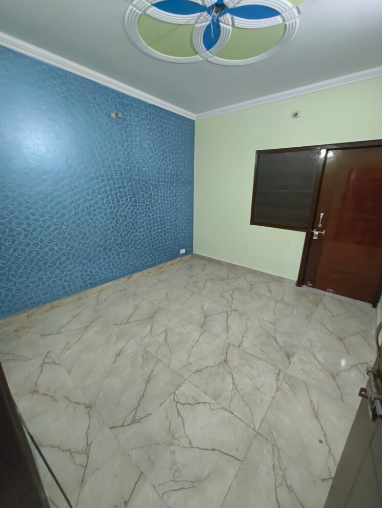 Bedroom, paschim vihar 3 Bedroom 1100 Sq.Ft. Apartment In Paschim Vihar Delhi 8445157