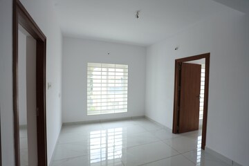 Room in 4 BHK Independent House at Pathiripala – for Sale