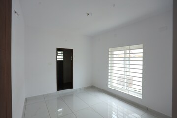 Furnished Amenities in 4 BHK Independent House at Pathiripala – for Sale