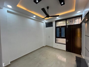 Room in 2 BHK Builder Floor at Indrapuram – for Sale