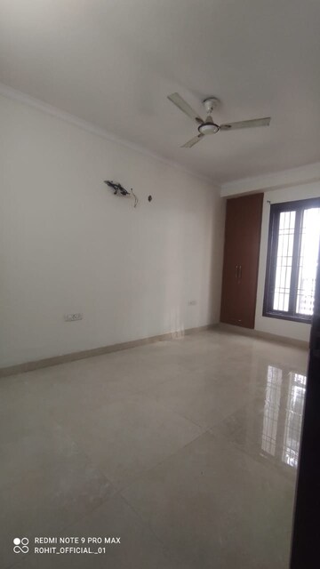 Room in 2 BHK Builder Floor at Paryavaran Complex – for Rent