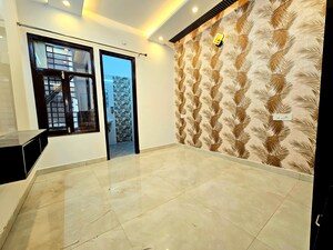 Room in 3 BHK Builder Floor at Kishanpura – for Sale