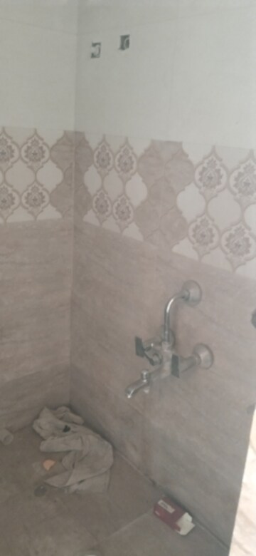 Bathroom in 1 BHK Builder Floor at Khodiar Nagar – for Rent