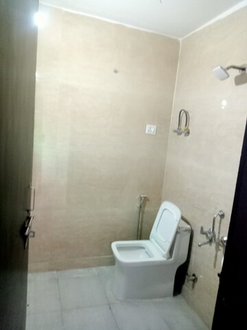Attached Bathroom in 1 BHK Builder Floor at Paryavaran Complex – for Rent